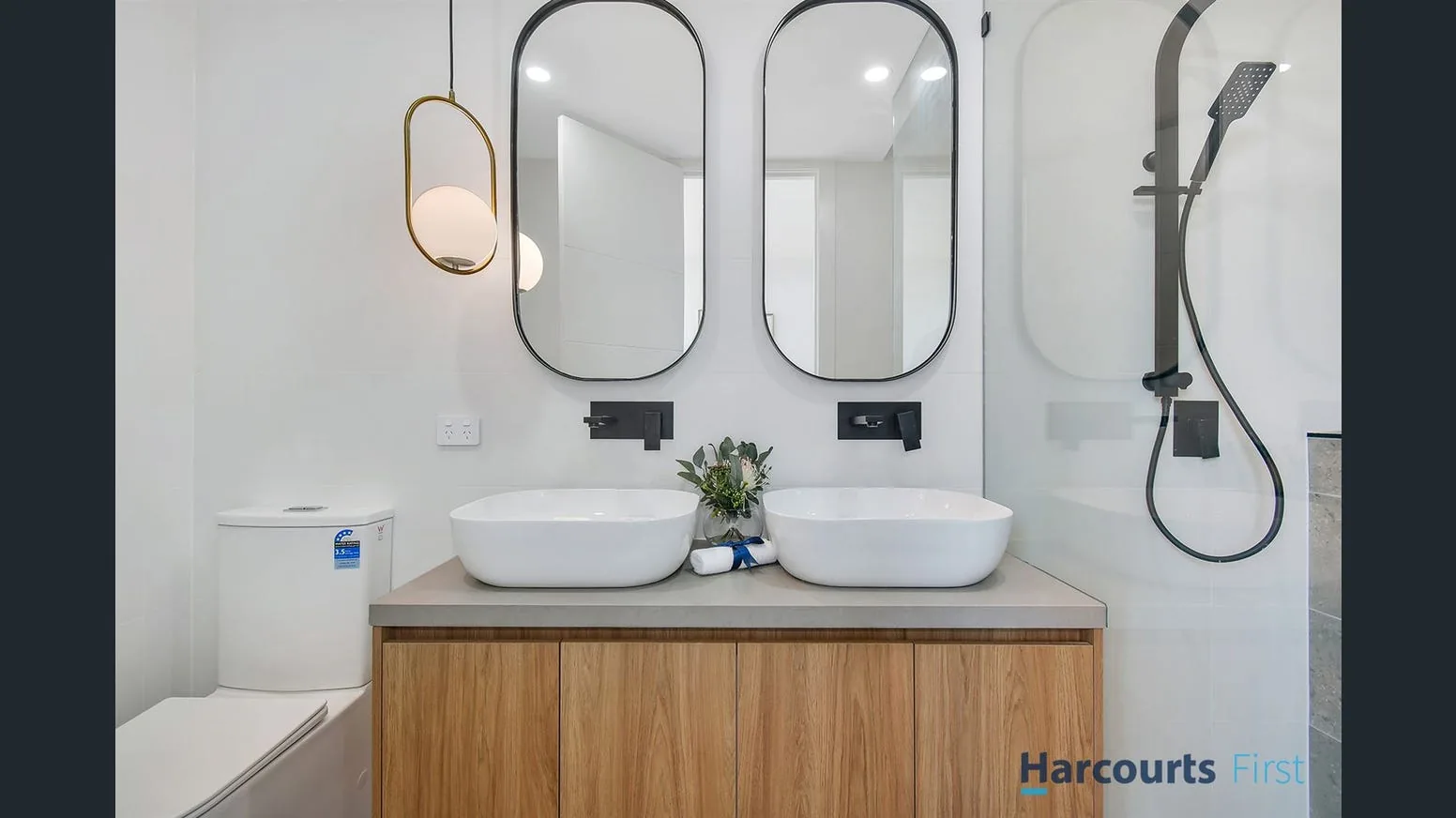 474B Bluff Road Hampton — bathroom